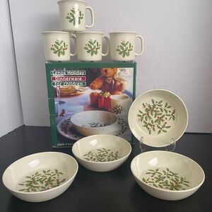 Lenox China holiday 8 piece place settings for children/kids - Melamine